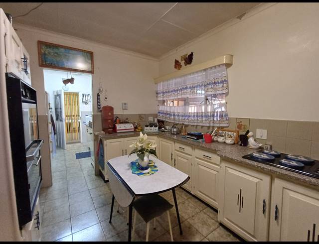 4 BEDROOM HOUSE FOR SALE IN VANDERBIJLPARK SW 2